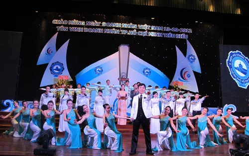 Lễ chào mừng ngày Doanh nhân Việt Nam lần thứ VIII (13/10/2004 – 13/10/2012)