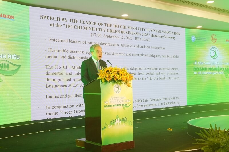 Ông Nguyễn Ngọc Hòa, Chủ tịch Hiệp hội doanh nghiệp TP.HCM phát biểu tại Lễ Trao danh hiệu Doanh nghiệp xanh TP.HCM năm 2023