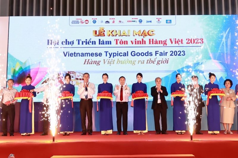 Khai mạc Hội chợ Triển lãm Tôn vinh hàng Việt năm 2023