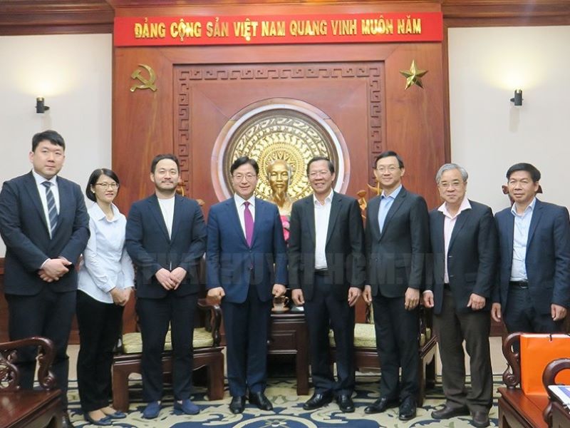 Chủ tịch UBND TPHCM Phan Văn Mãi tiếp ông Park Bong Kyu, Tổng Giám đốc Korea CEO Summit