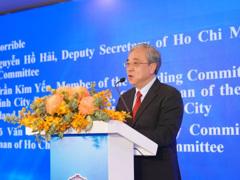 Ông Nguyễn Ngọc Hòa, Chủ tịch HUBA phát biểu tại Lễ Tôn vinh sản phẩm, dịch vụ tiêu biểu TP. Hồ Chí Minh năm 2023