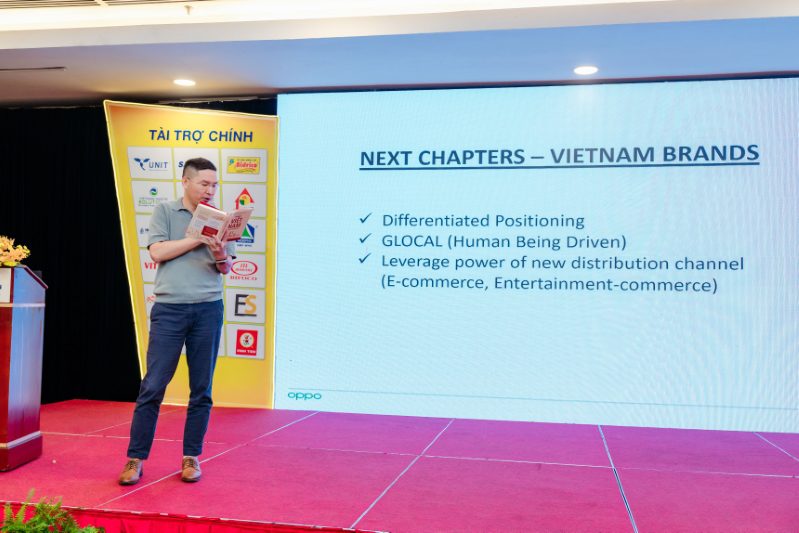 Ông Aaron Liu - Phó tổng giám đốc OPPO Việt Nam chia sẽ trong Cafe Doanh nhân HUBA