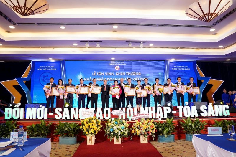 Lễ tôn vinh doanh nghiệp, doanh nhân TP.HCM tiêu biểu năm 2022