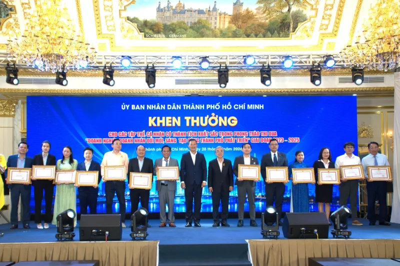 Hiệp hội doanh nghiệp TPHCM khen thưởng tại Hội nghị sơ kết hoạt động 6 tháng đầu năm 2026