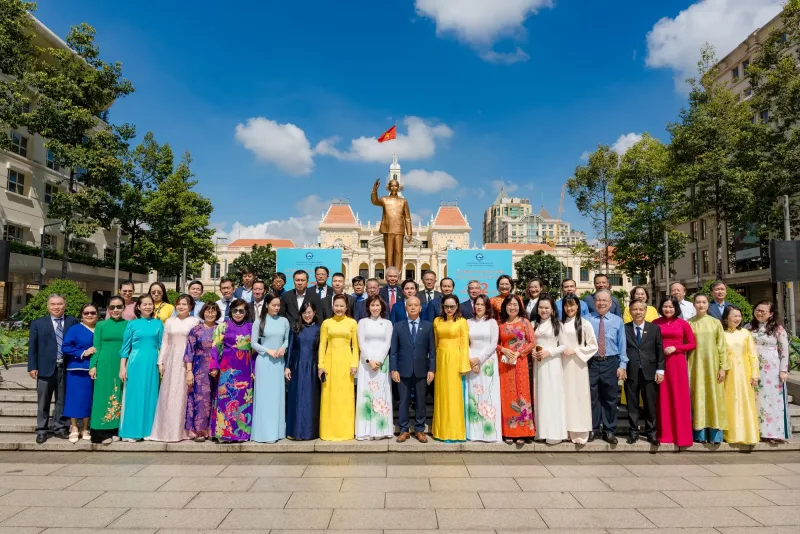 Liên đoàn Doanh nghiệp TPHCM dâng hoa Chủ tịch Hồ Chí Minh ngày 13.10.2026